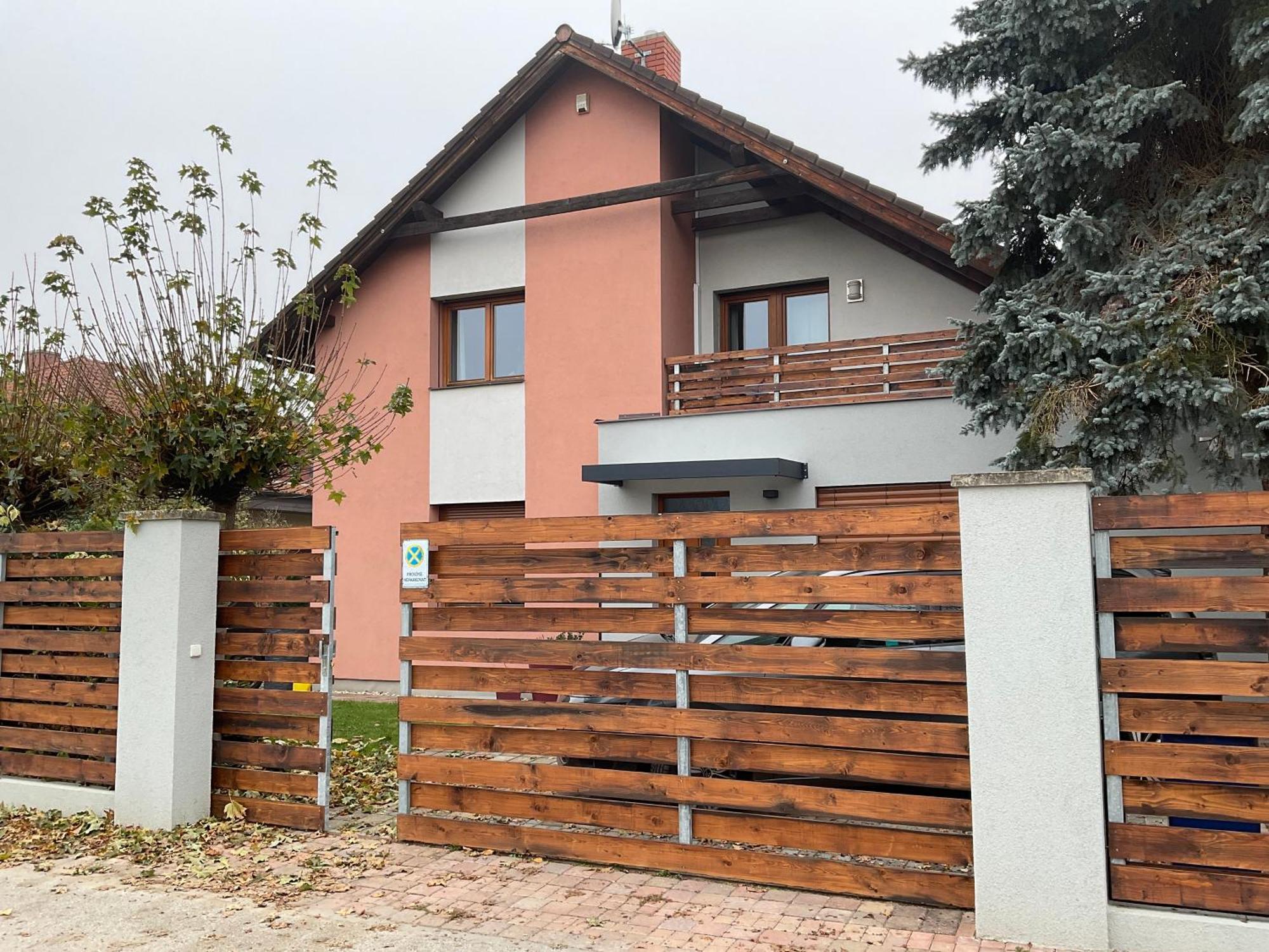 Apartman U Lesa Nove Jirny Bagian luar foto