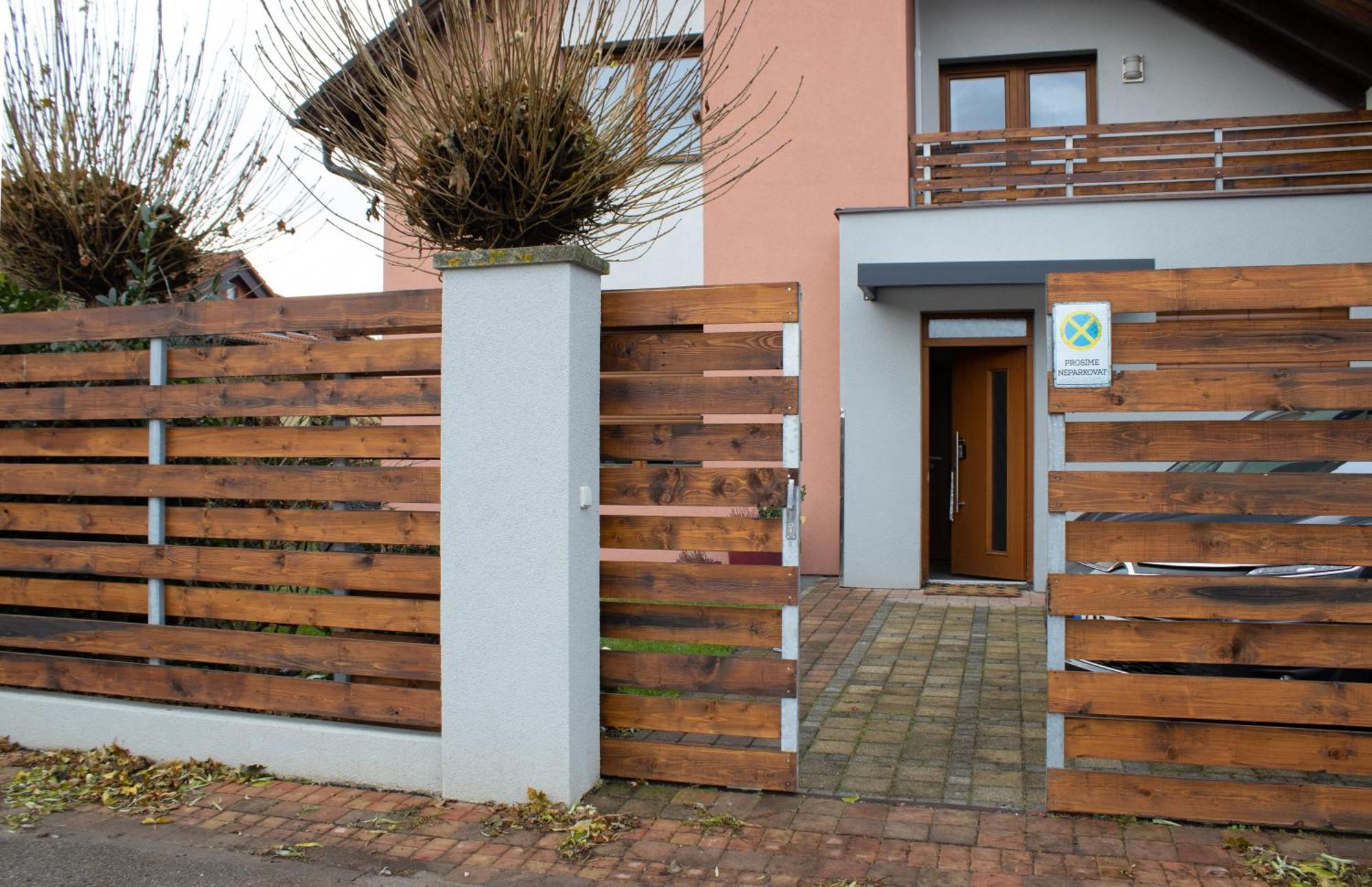 Apartman U Lesa Nove Jirny Bagian luar foto